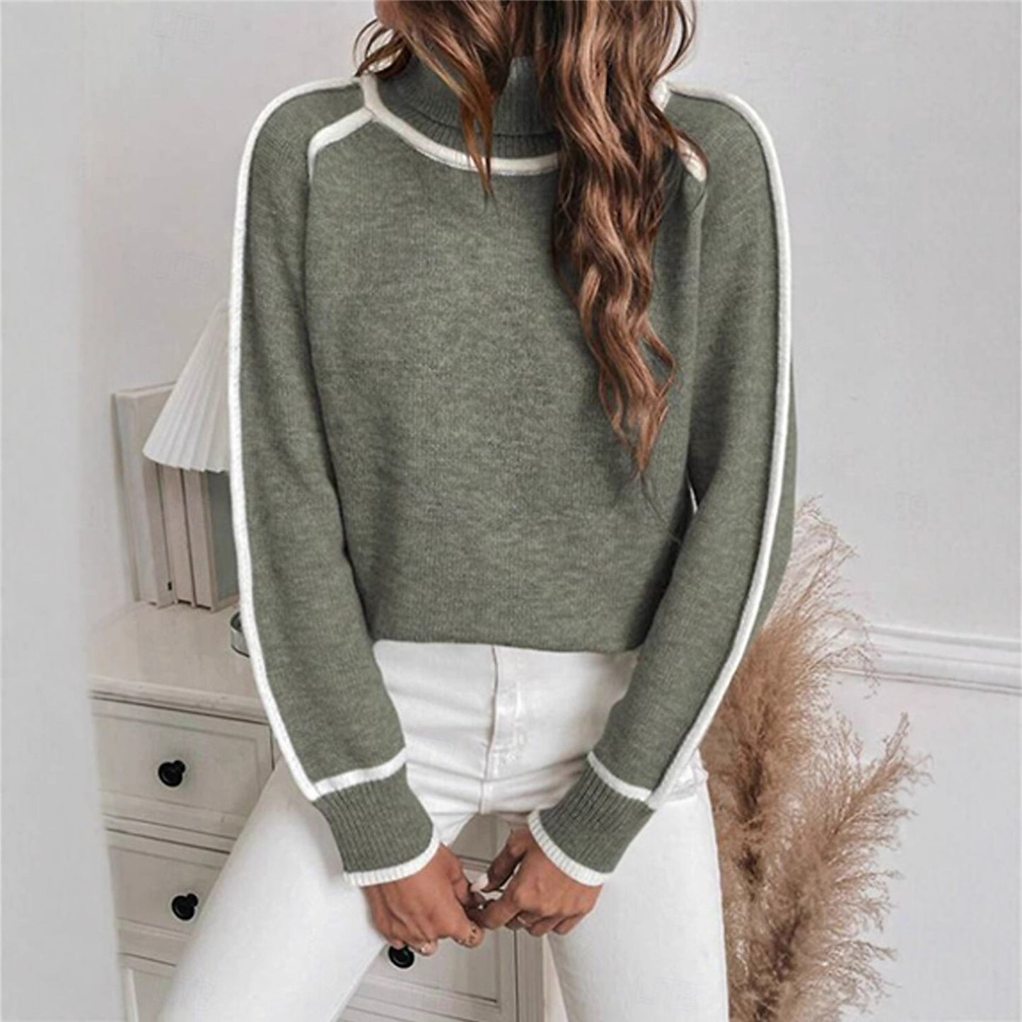 Pull-over à col roulé décontracté pour femmes avec des détails contrastés Chic und Stil