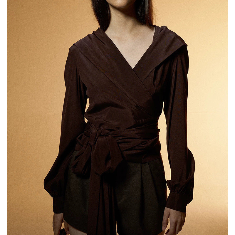 Blouse enveloppante pour femmes avec détail de cape Chic und Stil