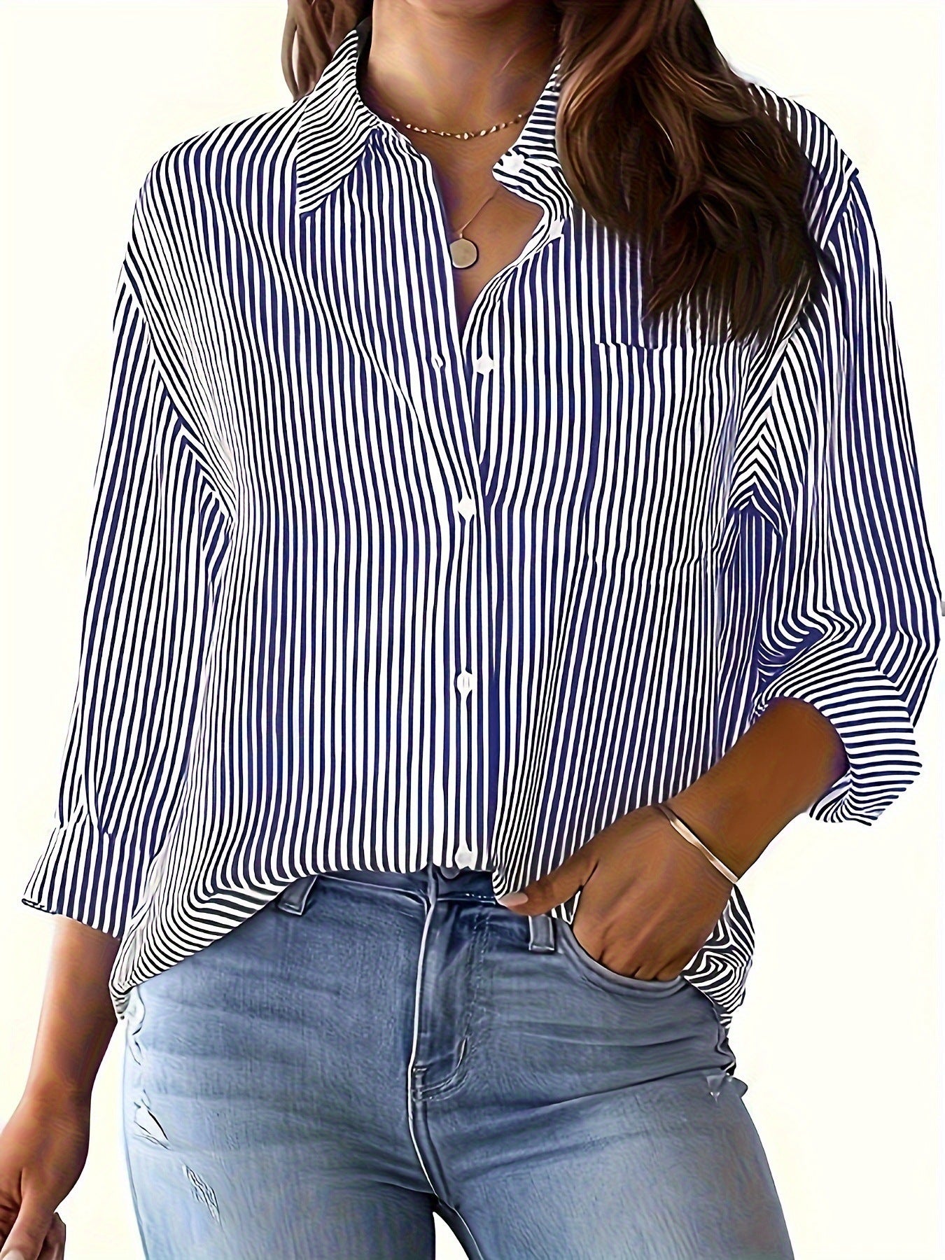 Blouse à manches longues pour femme avec de fines rayures et poche poitrine Chic und Stil