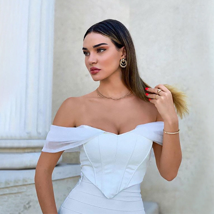 Haut de corset pour femmes à design sans épaule avec des détails de volants raffinés Chic und Stil