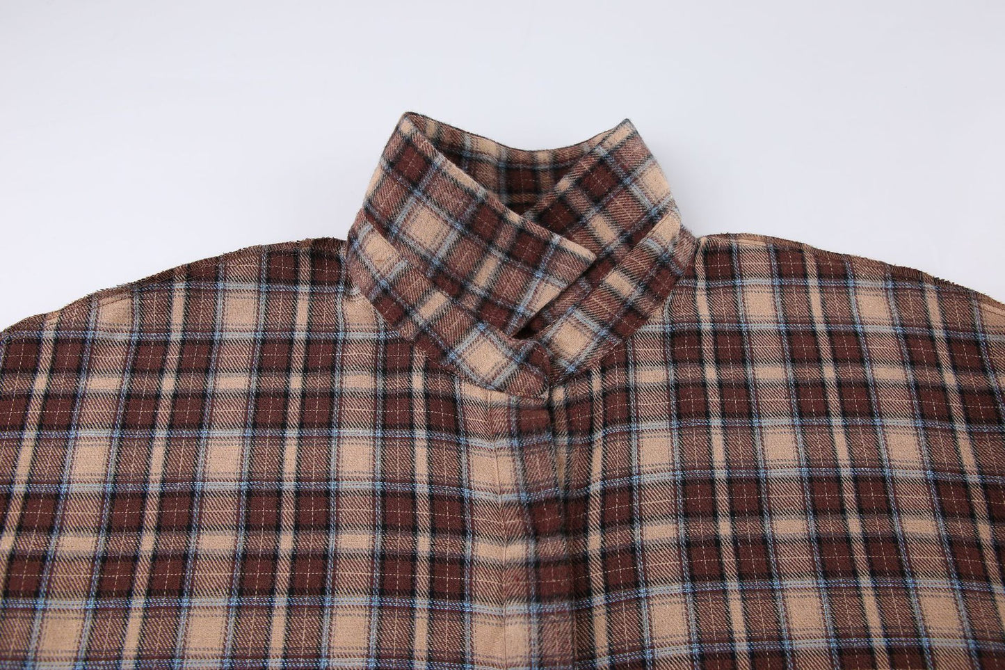 Blouse en flanelle à carreaux pour femmes avec une coupe élégante et des manches confortables Chic und Stil