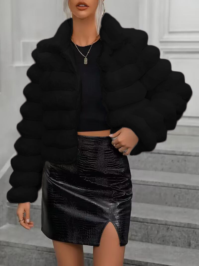 Veste en fausse fourrure matelassée pour femmes à col montant Chic und Stil