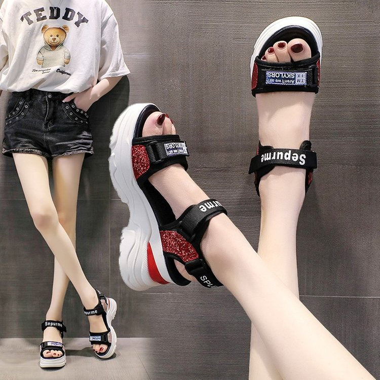 Sandales Sportives pour Femmes avec Design de Sangle Scintillante Chic und Stil
