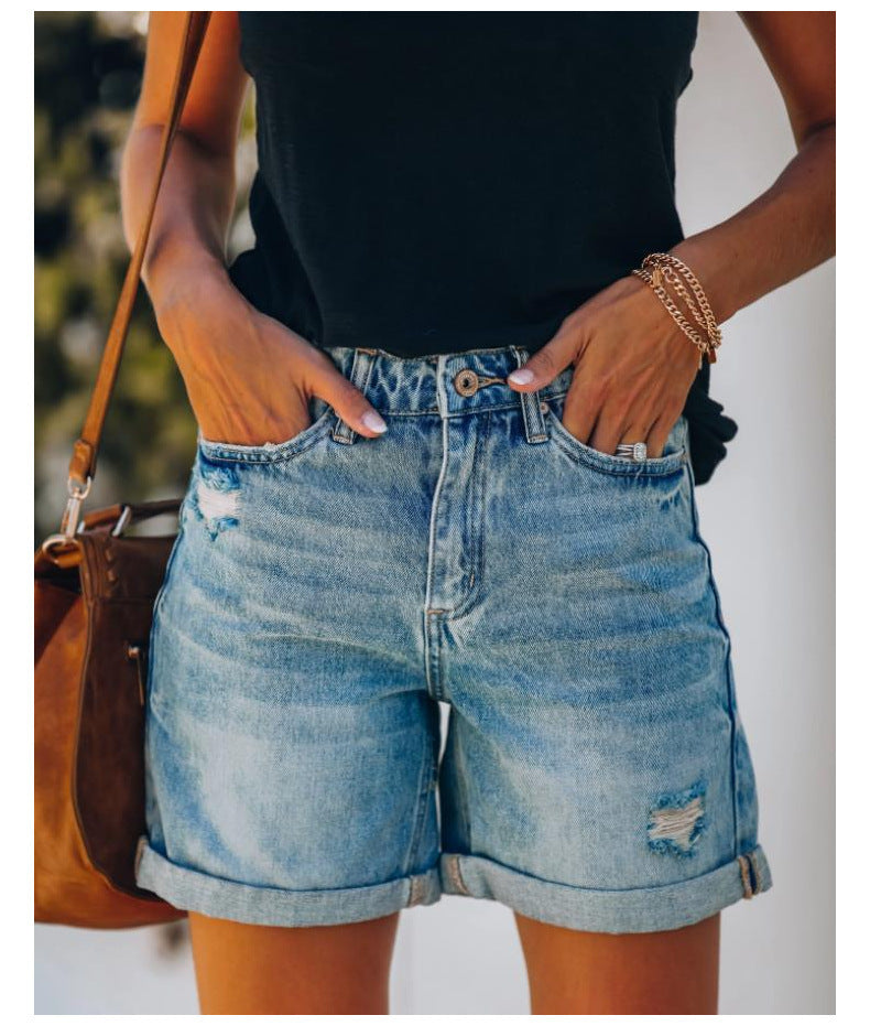 Women's Casual Denim Shorts with Rolled Hem and Ripped Details Chic und Stil