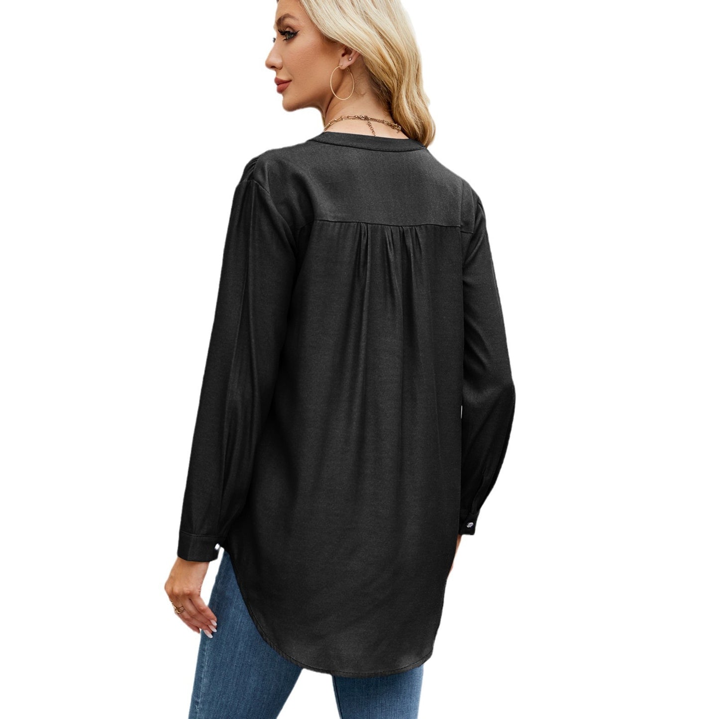 Women's blouse with V-neck and button closure Chic und Stil