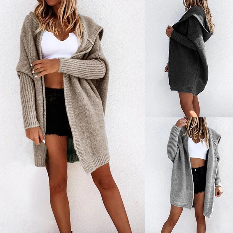 Poncho en tricot pour femmes avec capuche et coupe décontractée Chic und Stil