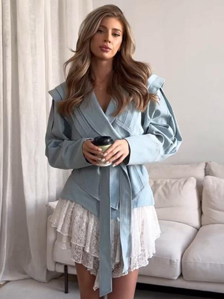 Blazer pour femmes avec des manches volumineuses et une élégante ceinture à nouer Chic und Stil