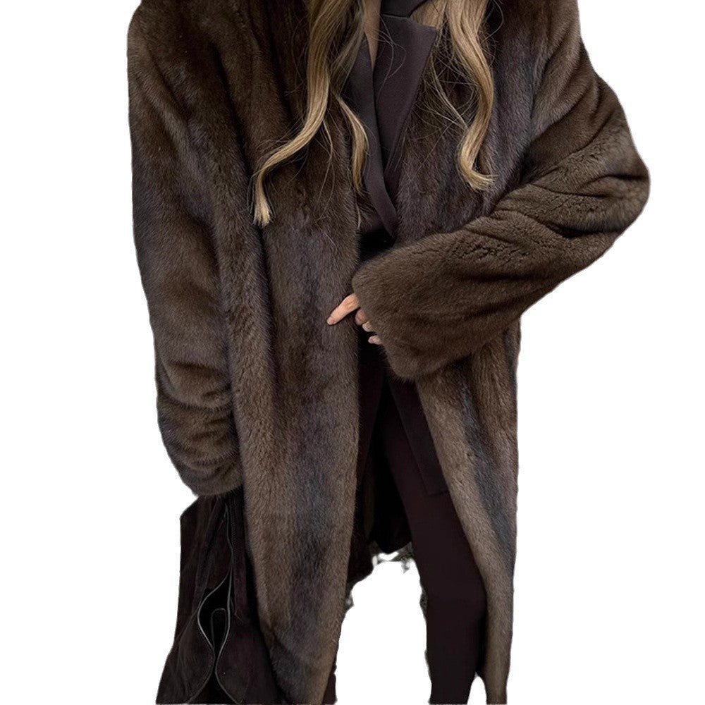 Women's faux fur coat with a luxurious design and a trendy cut Chic and Style