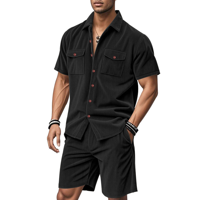 Ensemble décontracté pour hommes avec haut texturé et shorts Chic und Stil