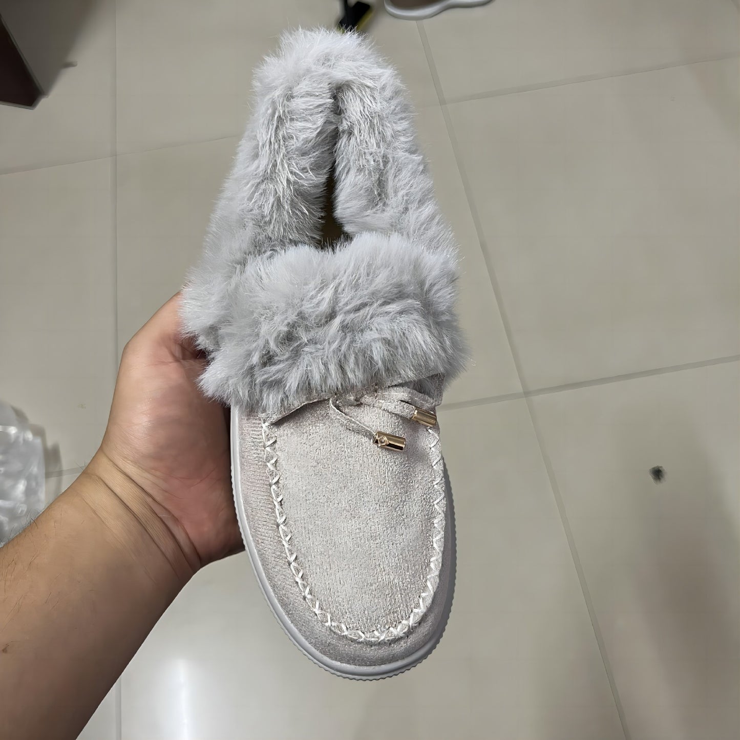 Baskets pour femmes avec col en fausse fourrure Chic und Stil