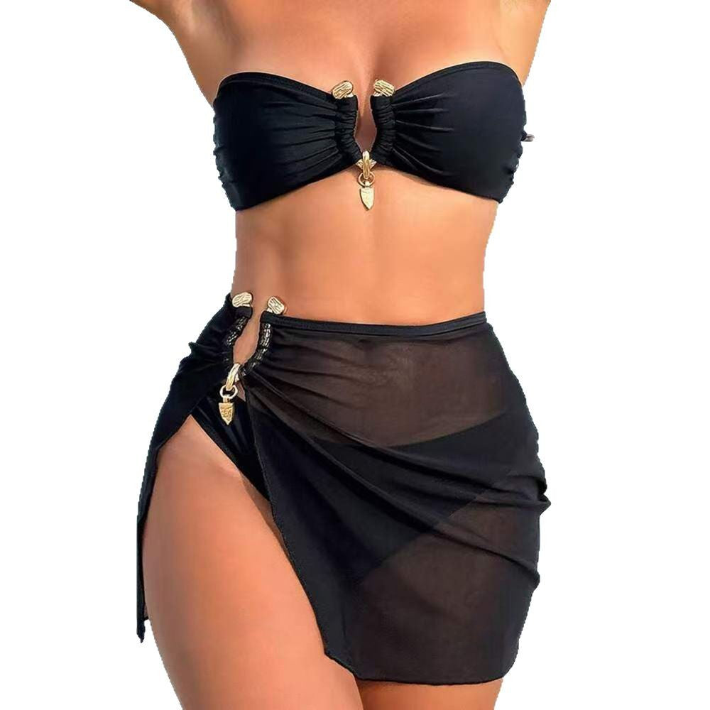 Maillot de bain bandeau pour femmes avec jupe enroulée raffinée et détails glamour Chic und Stil