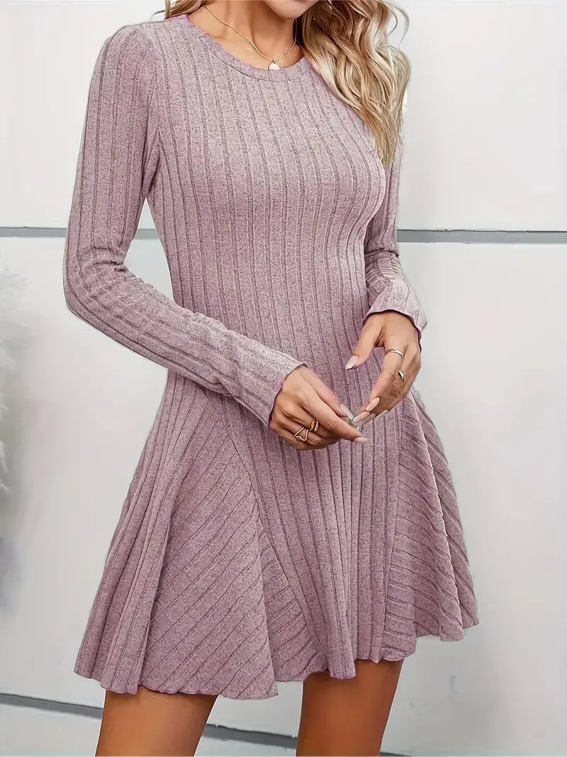 Robe en tricot pour dames avec un design de volants raffiné et une coupe flatteuse Chic und Stil