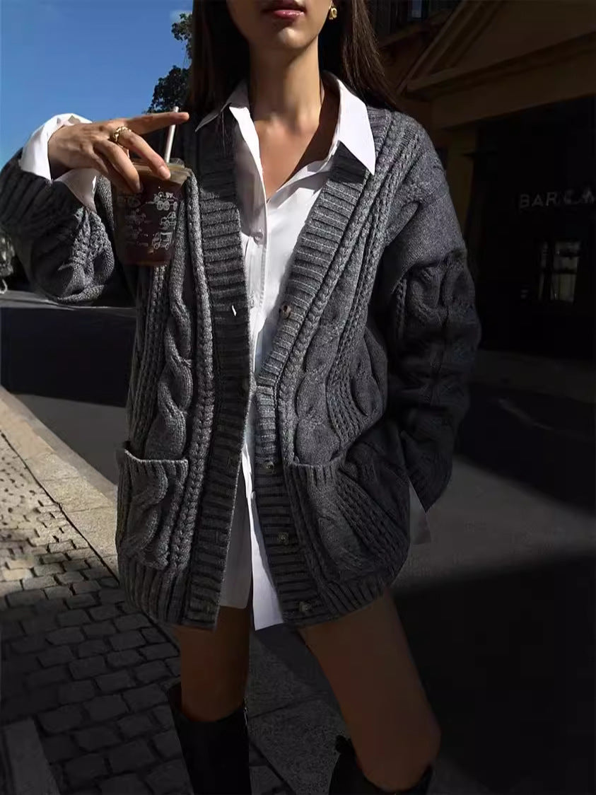 Cardigan en tricot pour femmes avec décolleté en V profond et motif torsadé structuré Chic und Stil