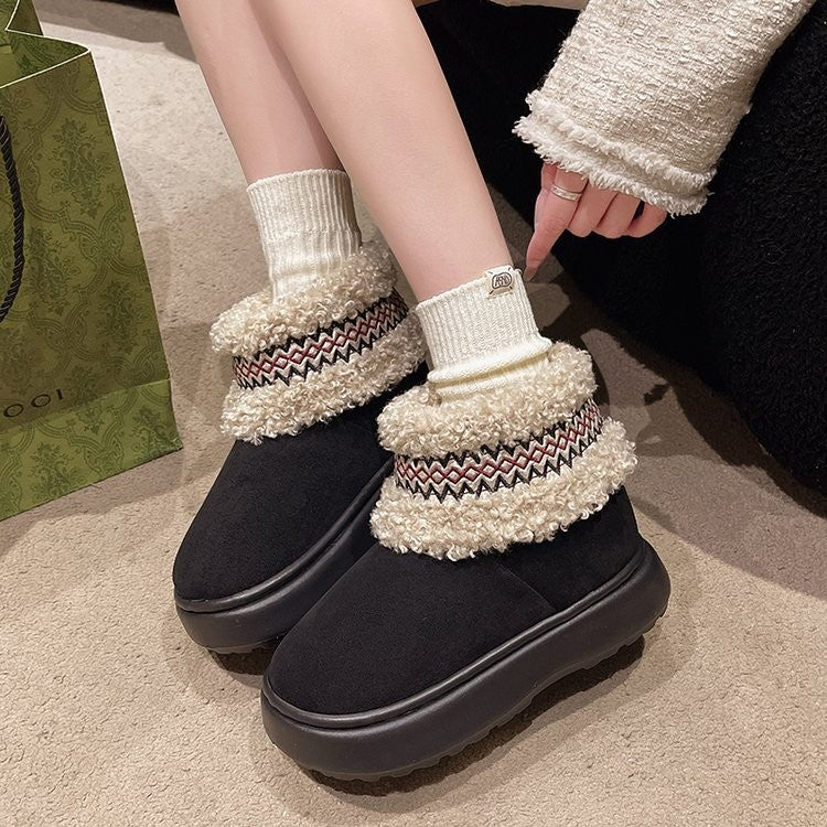 Chaussons confortables pour femmes avec doublure douce et accents tendance Chic und Stil