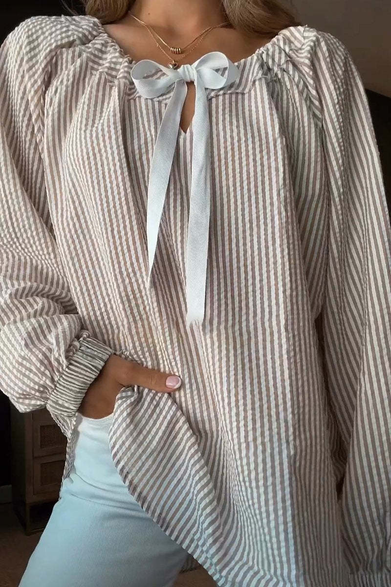 Blouse dames avec décolleté élastique et lien en nœud Chic und Stil