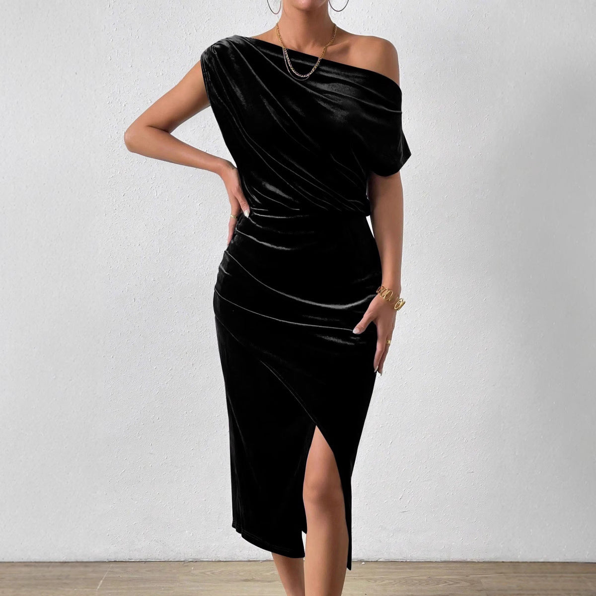 Robe enveloppante élégante pour femmes avec décolleté asymétrique et fente latérale Chic und Stil
