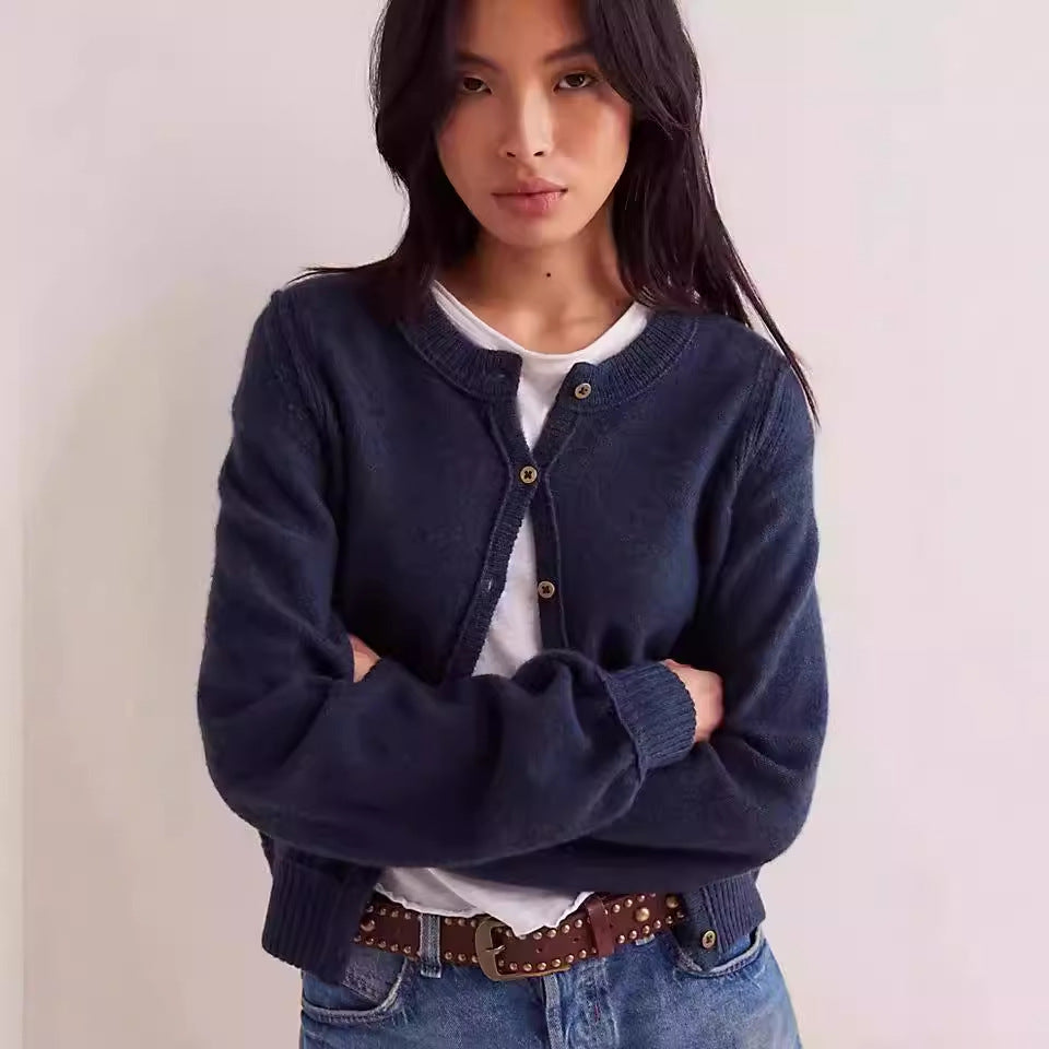 Cardigan pour femmes avec col rond et fermeture à boutons Chic und Stil