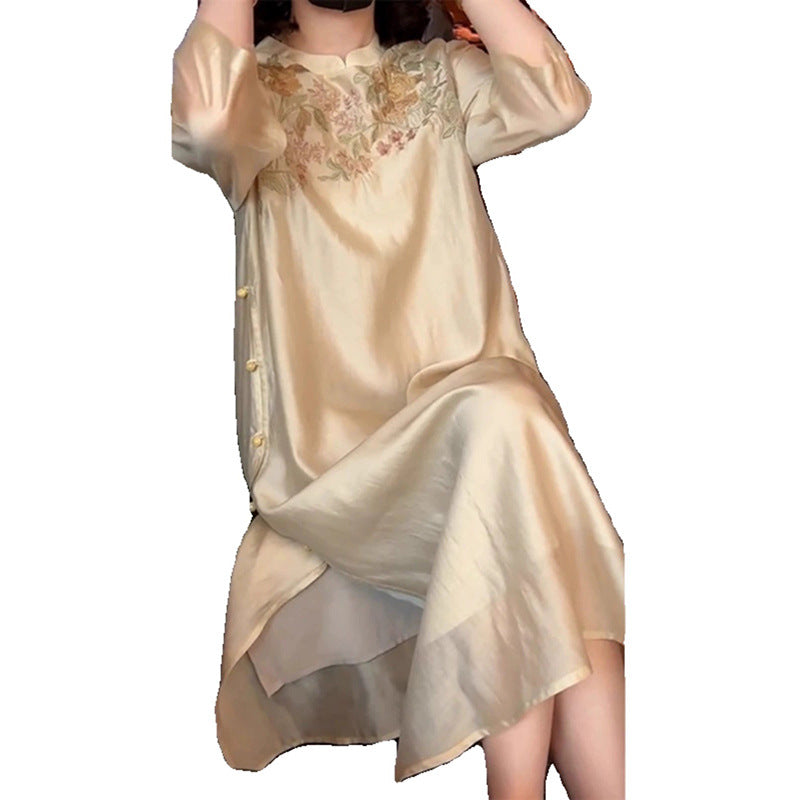 Robe en soie brodée élégante pour femmes Chic und Stil
