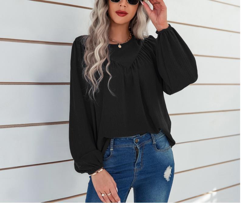 Chemisier décontracté pour femmes avec des manches évasées et une fine texture côtelée Chic und Stil