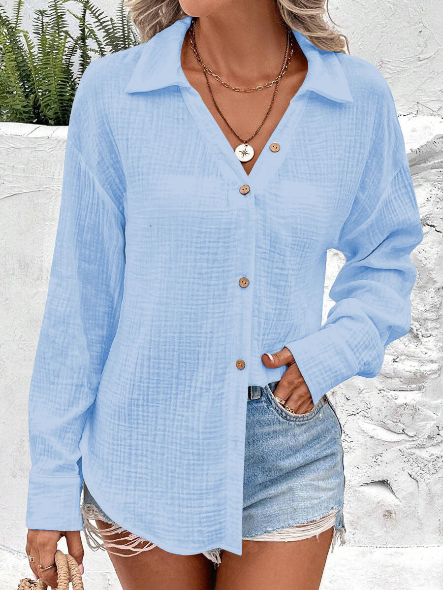 Airy cotton shirt for women with button accents and an elegant cut Chic and Style