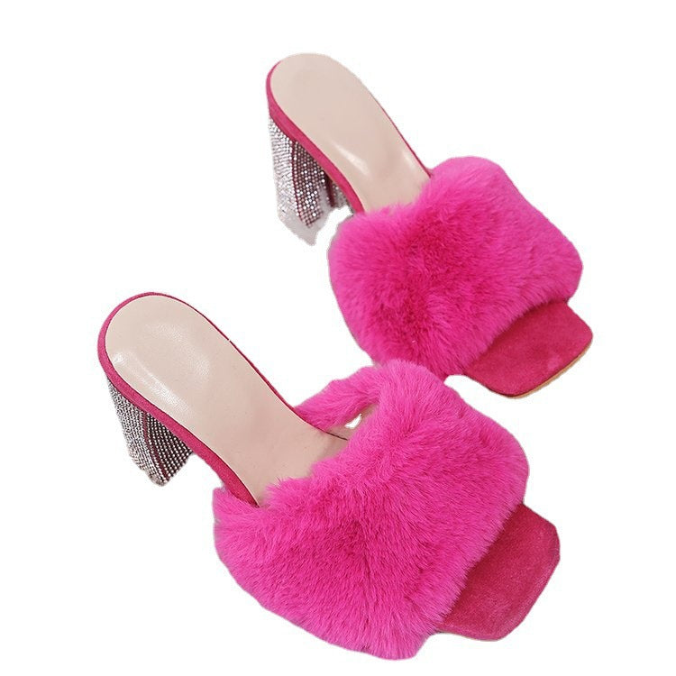 Mules glamourieuses pour dames avec fausse fourrure douce et talon scintillant Chic und Stil