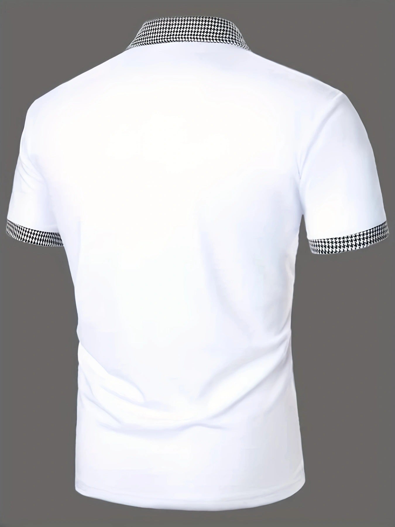 Polo-shirt à manches courtes stylé pour hommes avec des accents à carreaux Chic und Stil