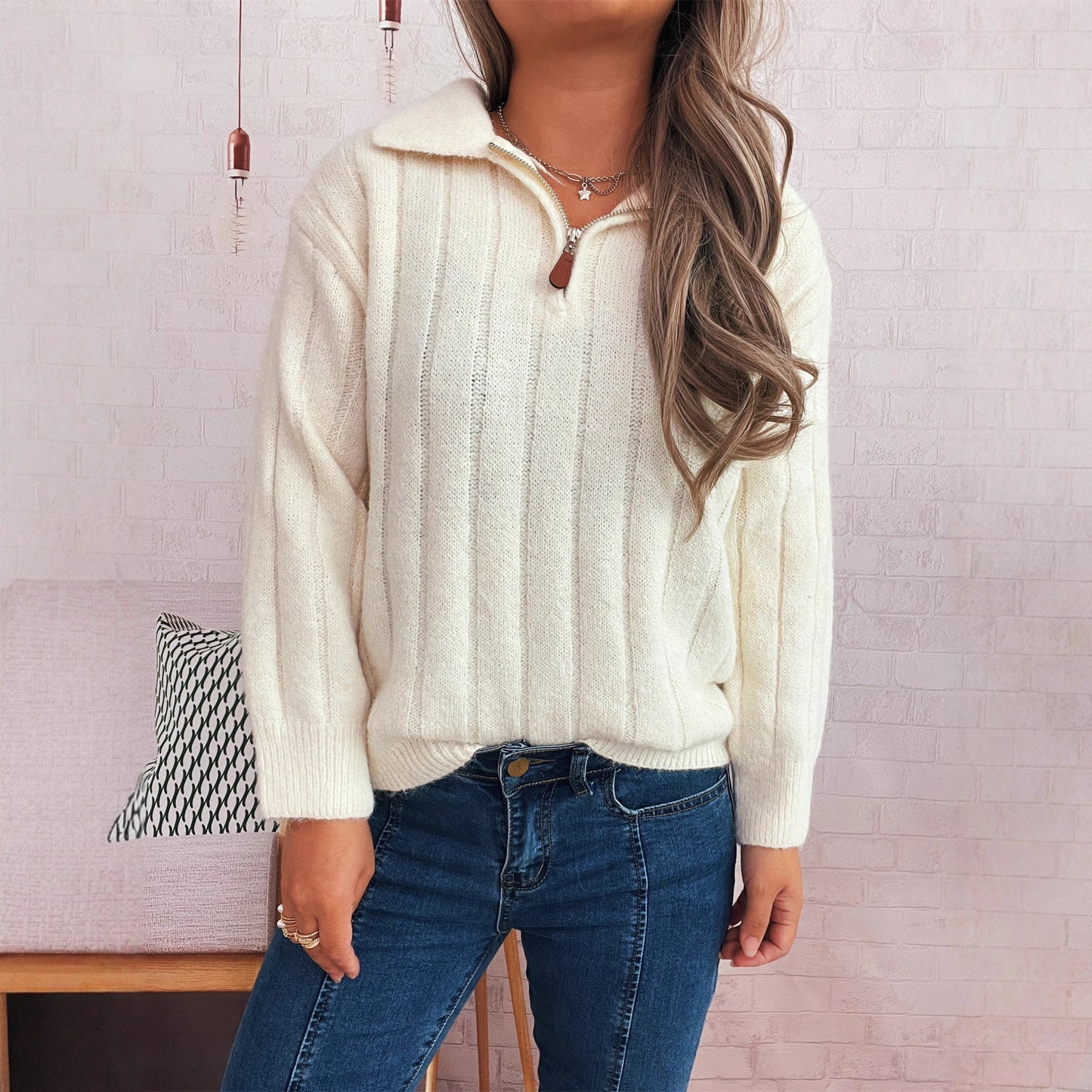 Pull-over en tricot pour femmes avec courte patte de fermeture éclair et structure en vagues Chic und Stil
