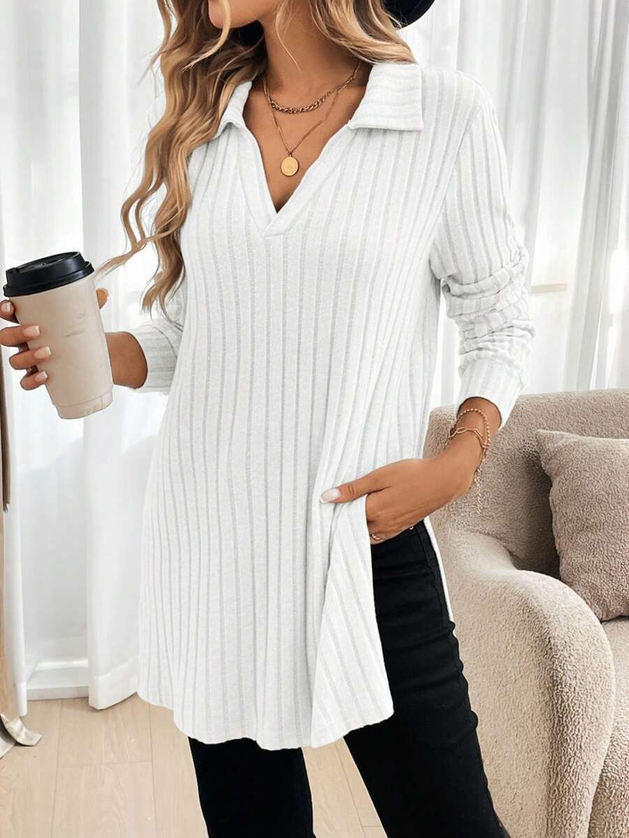 Trendy women's V-neck pullover shirt with collar Chic and Style