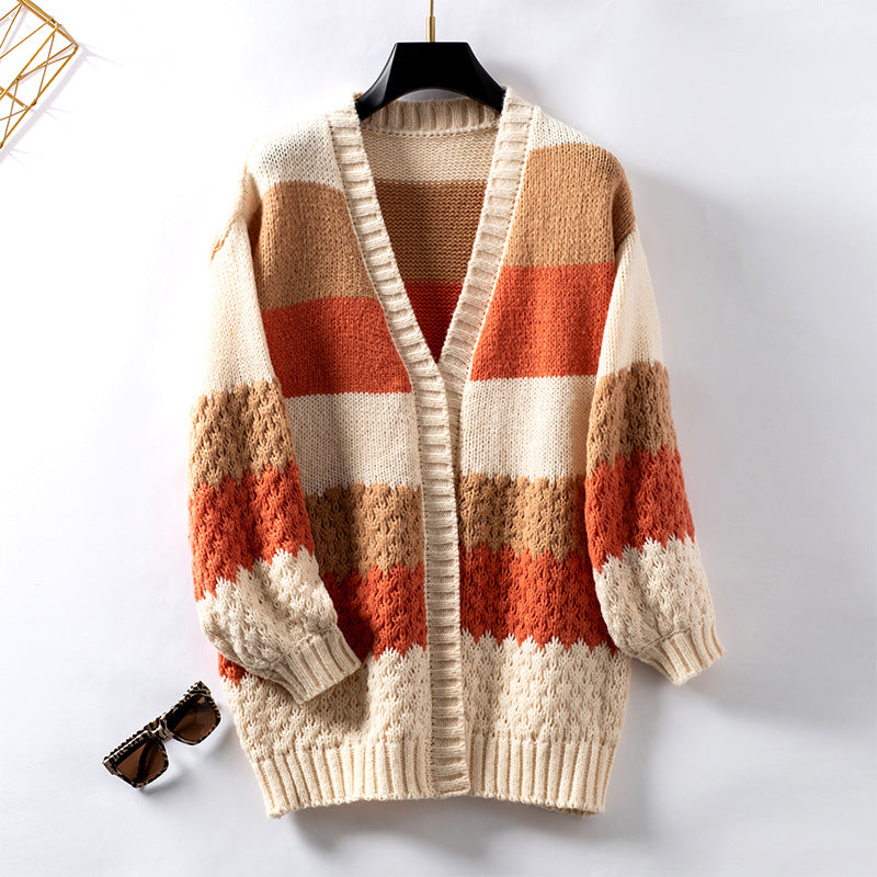 Veste pour femmes en tricot avec un design de blocs tendance et une texture aérienne Chic und Stil