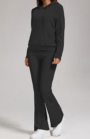 Dame ensemble de sport à capuche avec pantalons évasés Chic und Stil