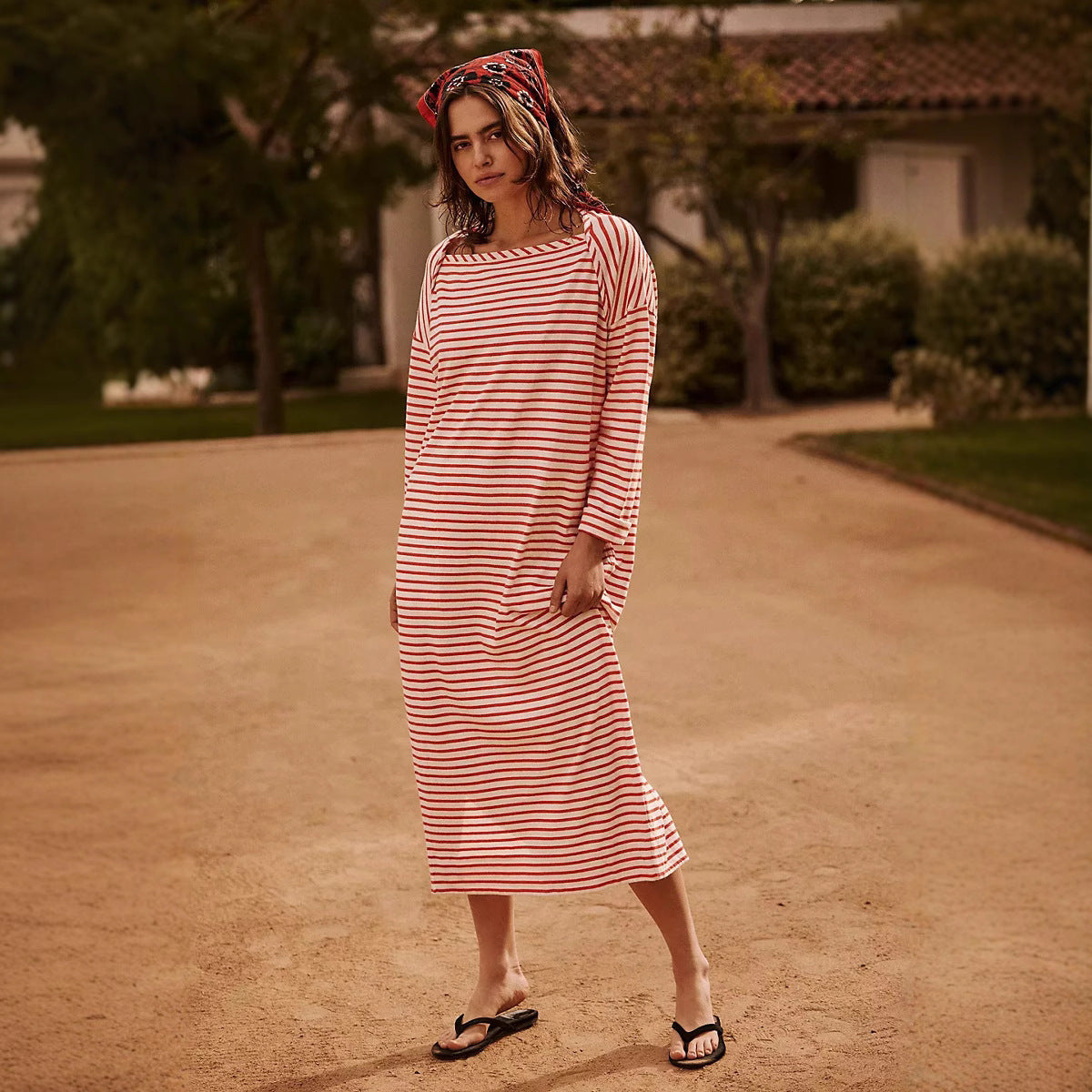 Robe de plage pour femmes avec manches longues et design rayé Chic und Stil