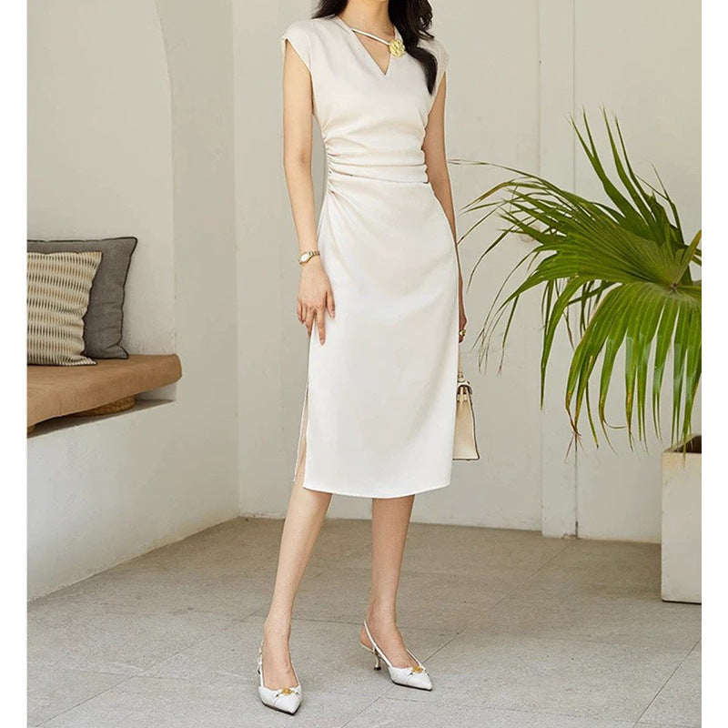 Robe midi élégante pour femme avec un décolleté unique Chic und Stil