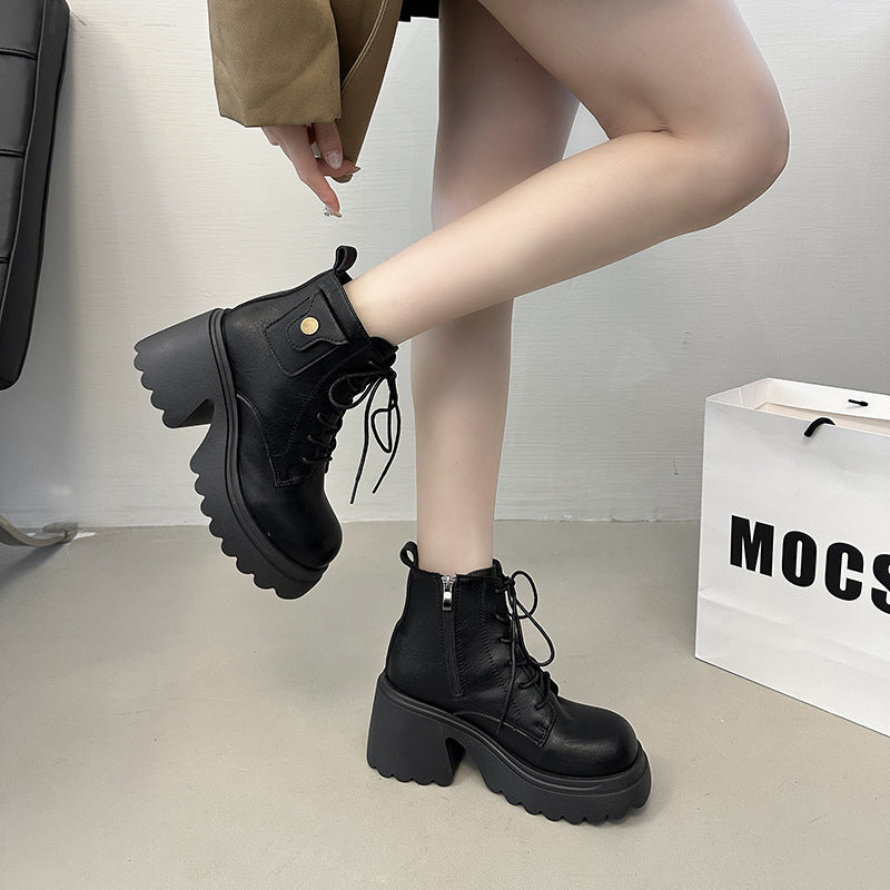 Bottes chunky pour dames avec un talon haut et une fermeture éclair latérale Chic und Stil