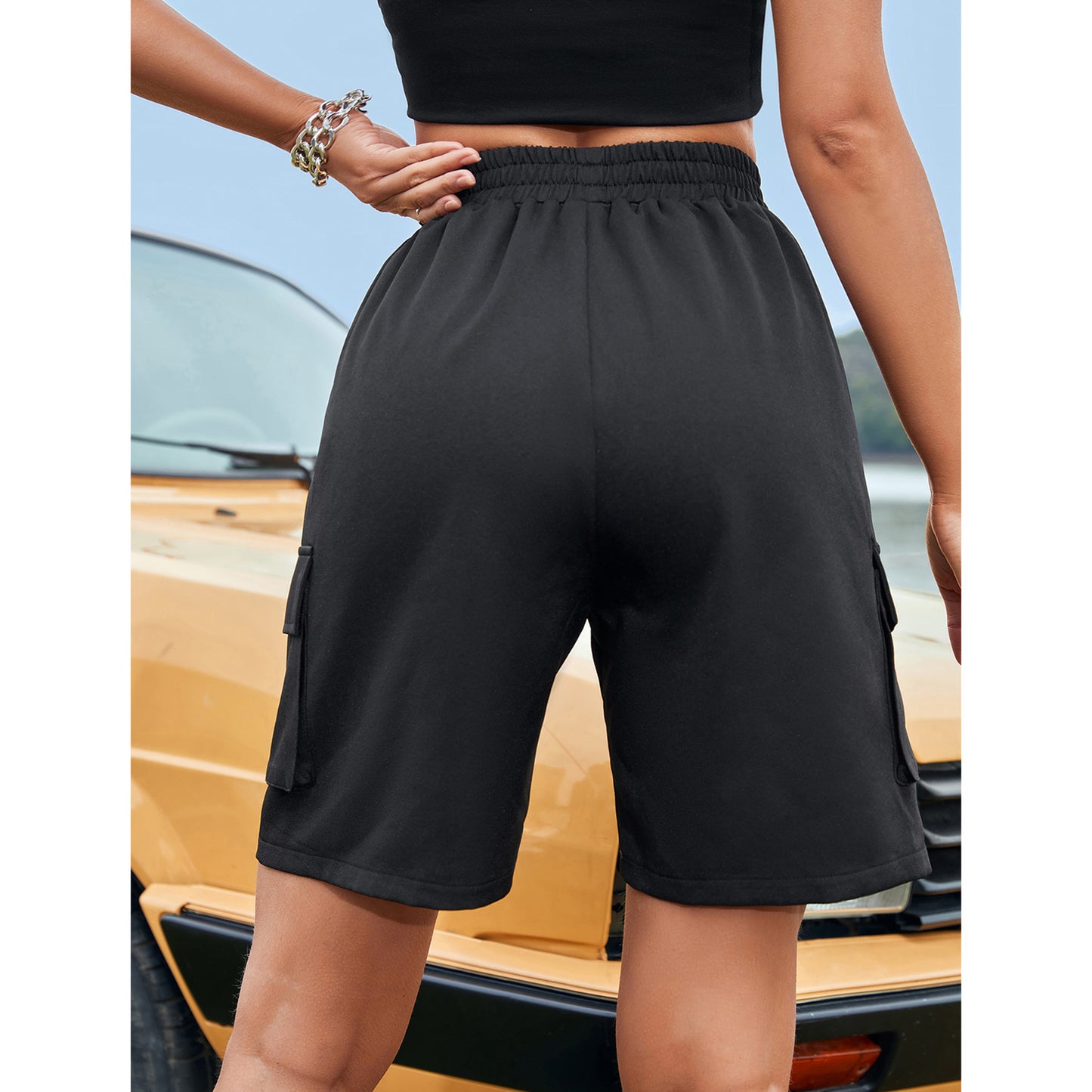 Shorts cargo pour femmes avec taille élastique et poches latérales pratiques Chic und Stil