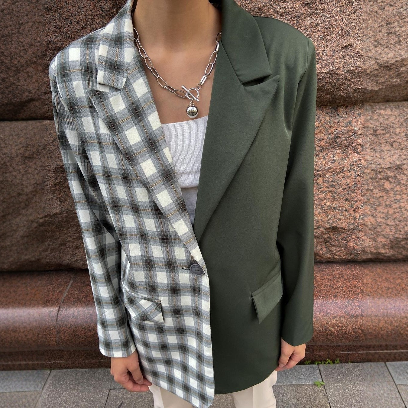 Blazer à carreaux pour femme avec coupe douce Chic und Stil