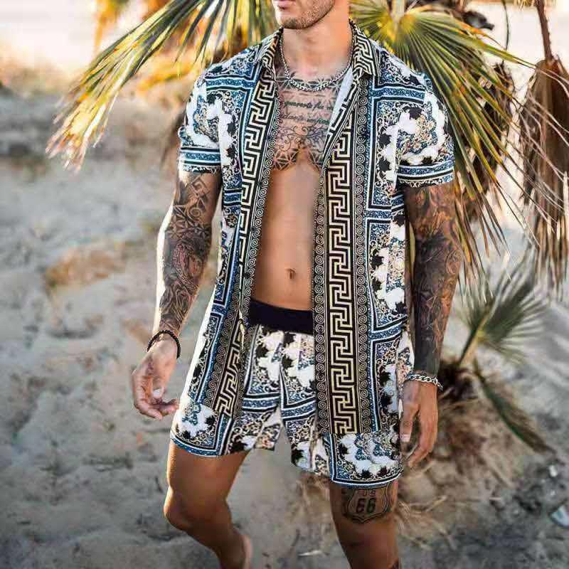 Chemise à manches courtes pour hommes avec un design baroque élaboré et un tissu respirant Chic und Stil