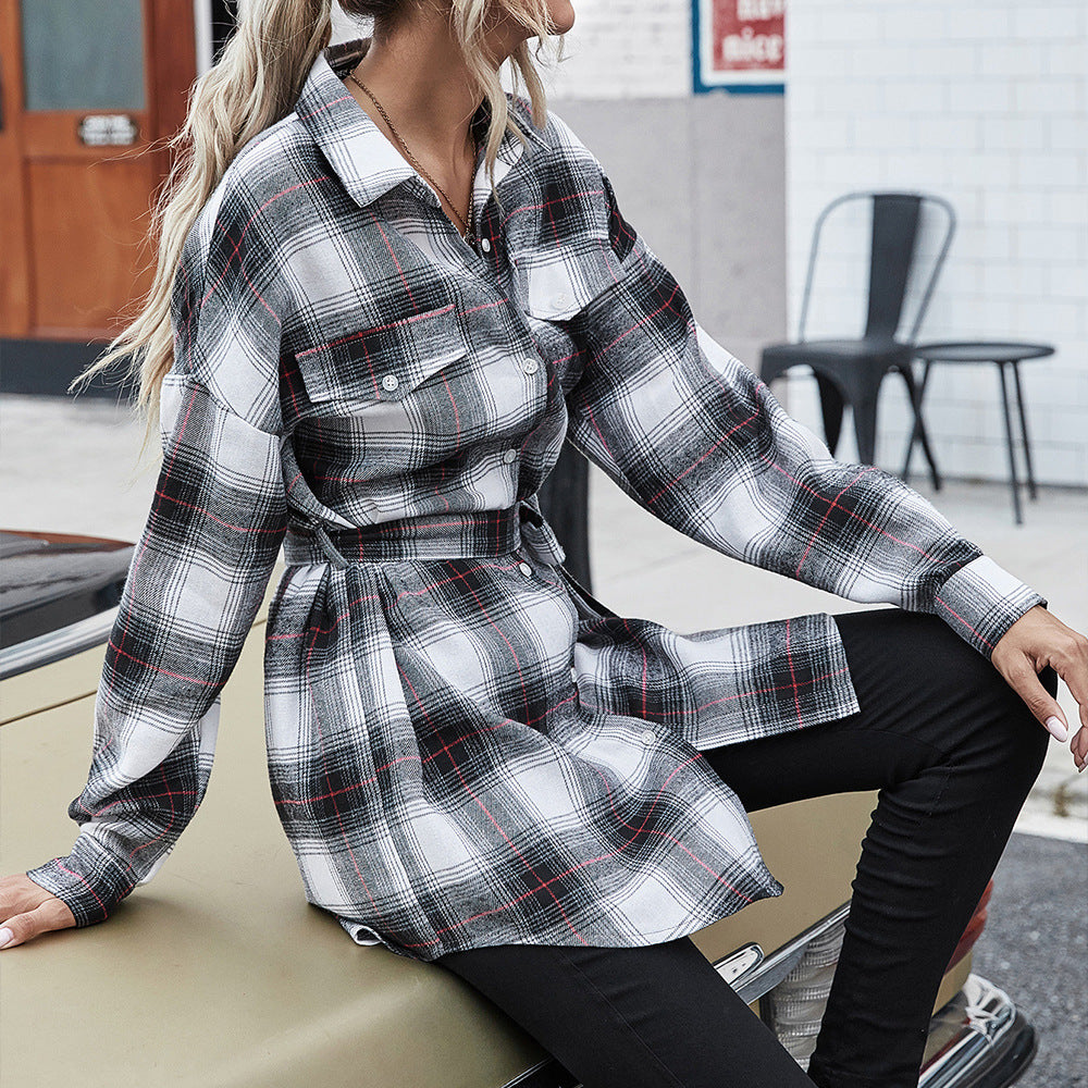 Robe chemise à carreaux pour femmes avec ceinture ajustable et boutonnière Chic und Stil