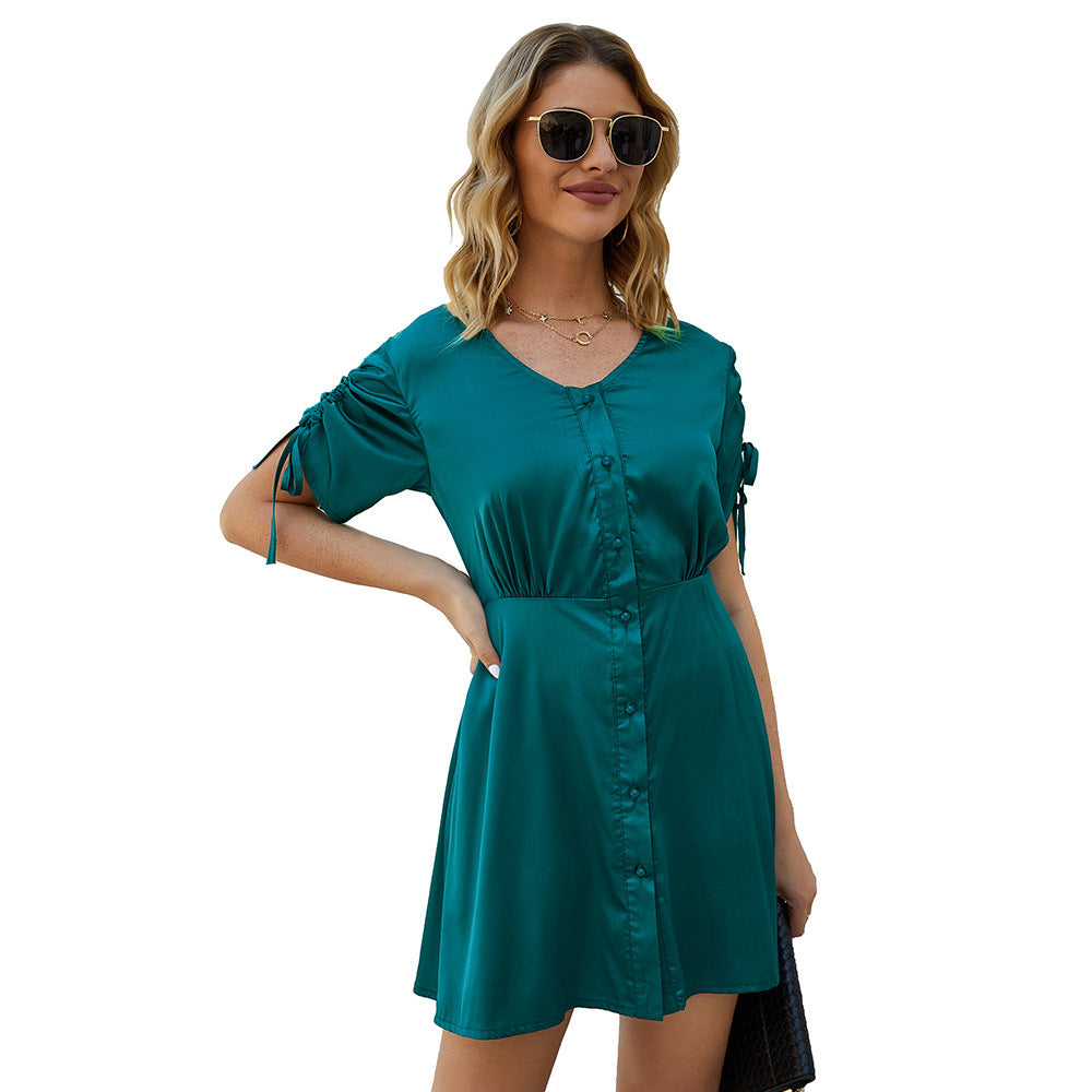 Robe d'été à manches courtes pour femmes avec détail de bouton et ourlet volants Chic und Stil