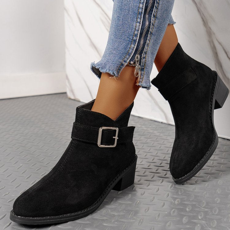 Bottines pour femmes avec un détail de boucle à la mode et un talon carré confortable Chic und Stil