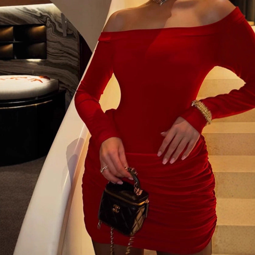 Robe mini off-shoulder pour femmes avec un élégant détail volant et une coupe sculptante Chic und Stil