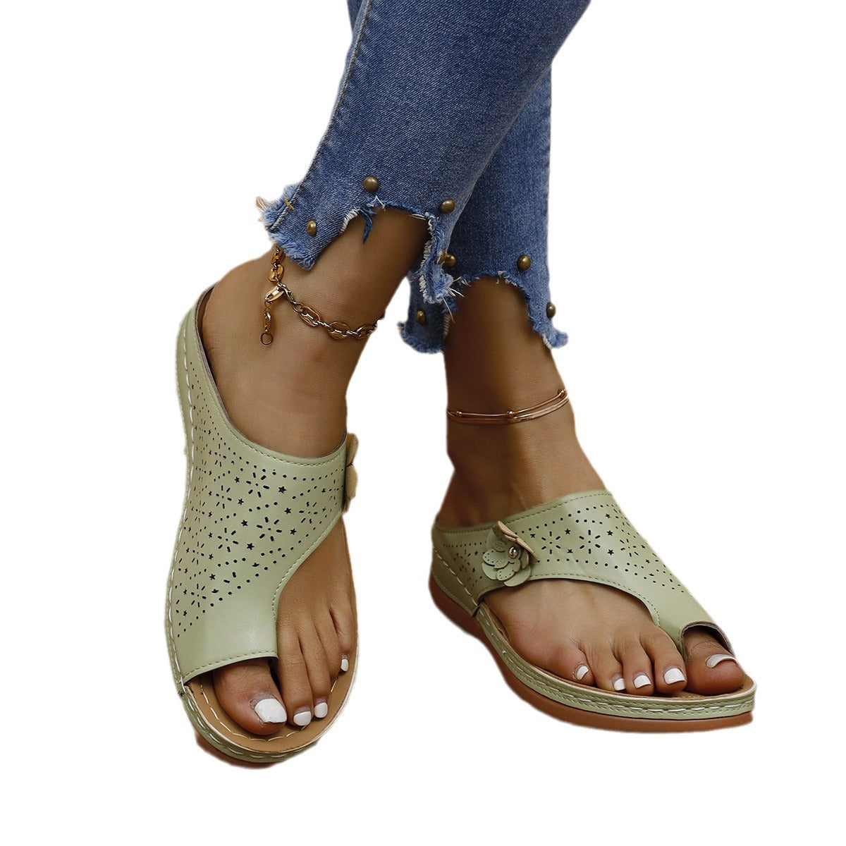 Sandales confortables et respirantes pour femmes avec coupe à la mode Chic und Stil