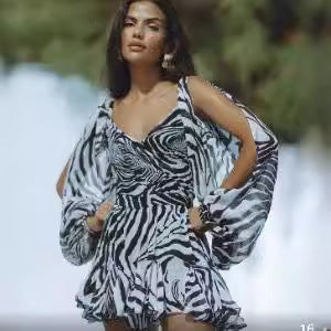 Robe portefeuille pour femmes avec des manches fluides et motif léopard Chic und Stil