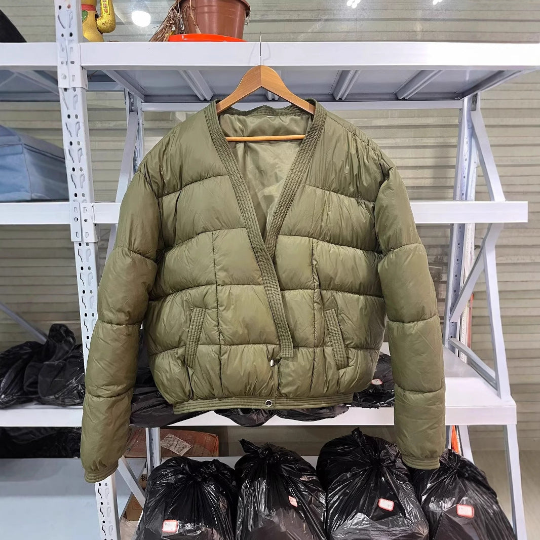 Quilted transition jacket for women with a trendy cut and practical pockets Chic and Style