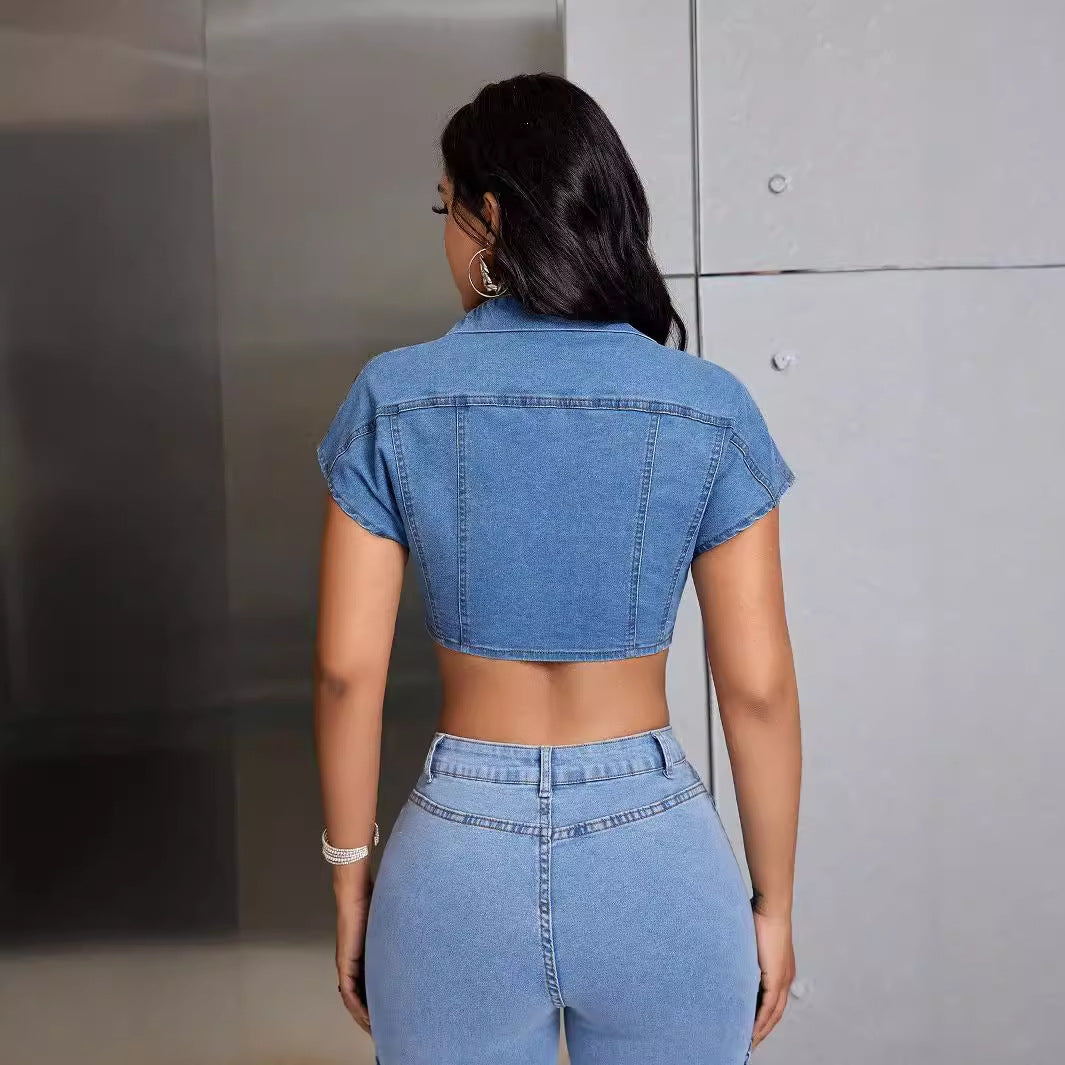 Blouse cropped pour femmes en denim avec détails de boutons et manches courtes Chic und Stil