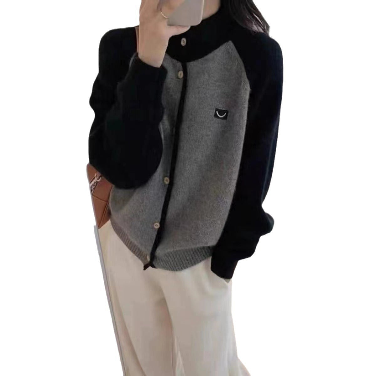 Cardigan en tricot pour femmes avec col élégant et détails de boutons Chic und Stil