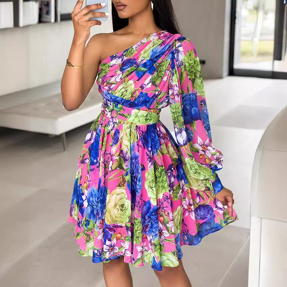 Robe mini asymétrique à fleurs Chic und Stil pour femmes