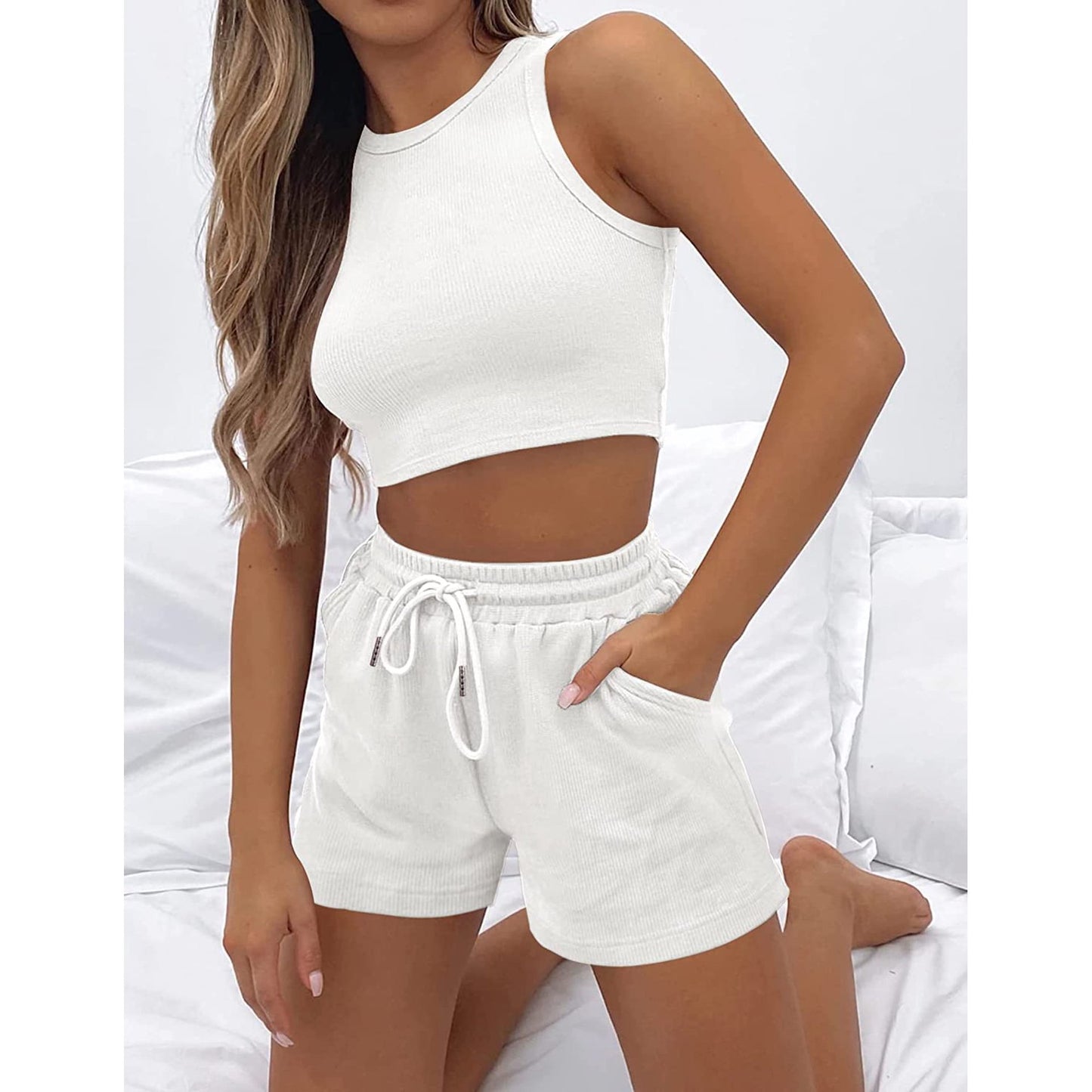 Tenue courte sportive à deux pièces pour femmes avec structure côtelée Chic und Stil