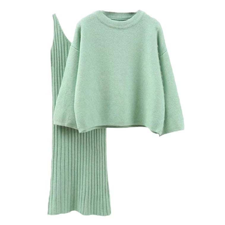 Femme ensemble tricoté à la mode avec un pull oversized confortable et une robe étroite Chic und Stil
