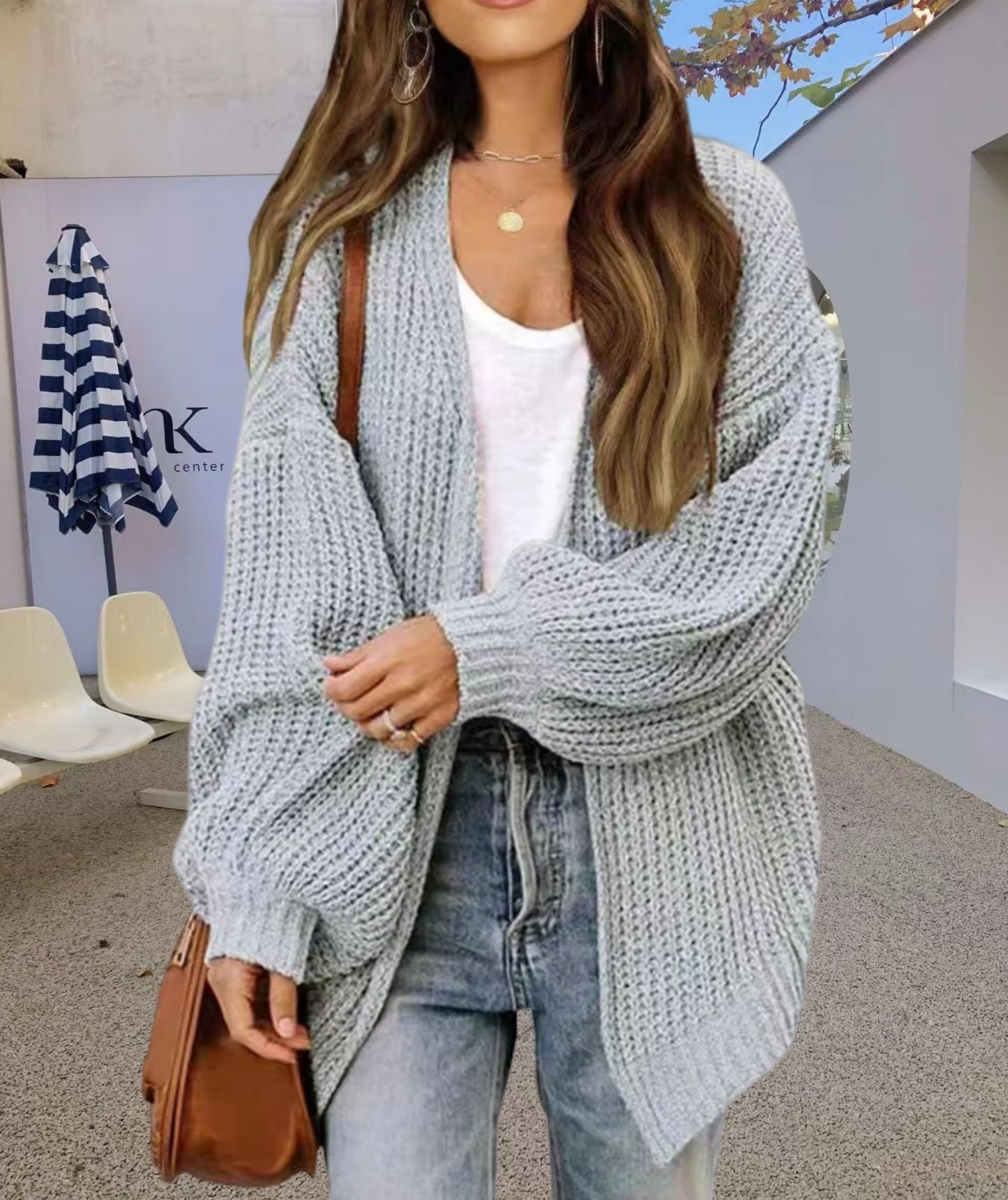 Women's Chunky Knit Wide Fit Cardigan Chic and Stil