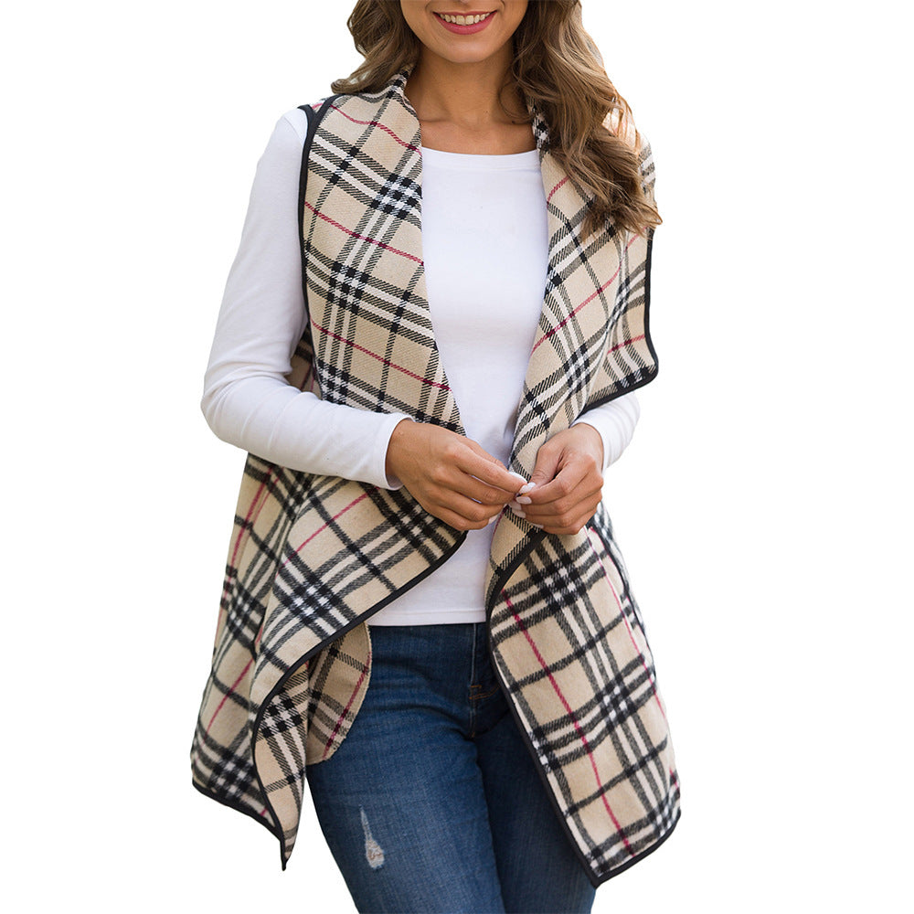 Women's cardigan in warm checkered material with side pockets Chic and Style